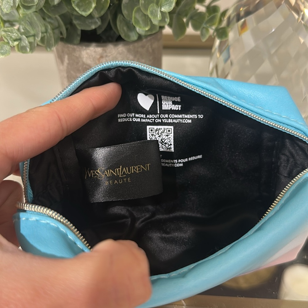 YSL Rear Gradient Cosmetic Bag - Picture 5 of 9